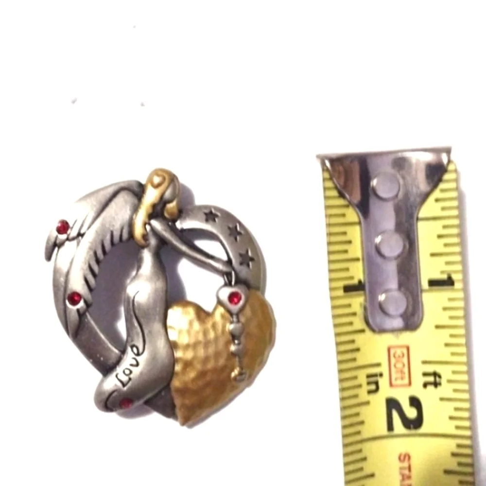 DD SIGNED PEWTER ANGEL WITH HEART/STARS RED RHINESTONE 1.8